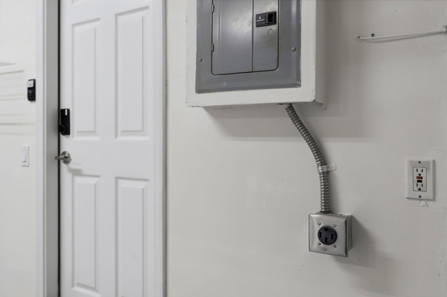 Detail Gallery Image 37 of 41 For 839 Cane Palm Ct, San Jose,  CA 95133 - 3 Beds | 2/1 Baths