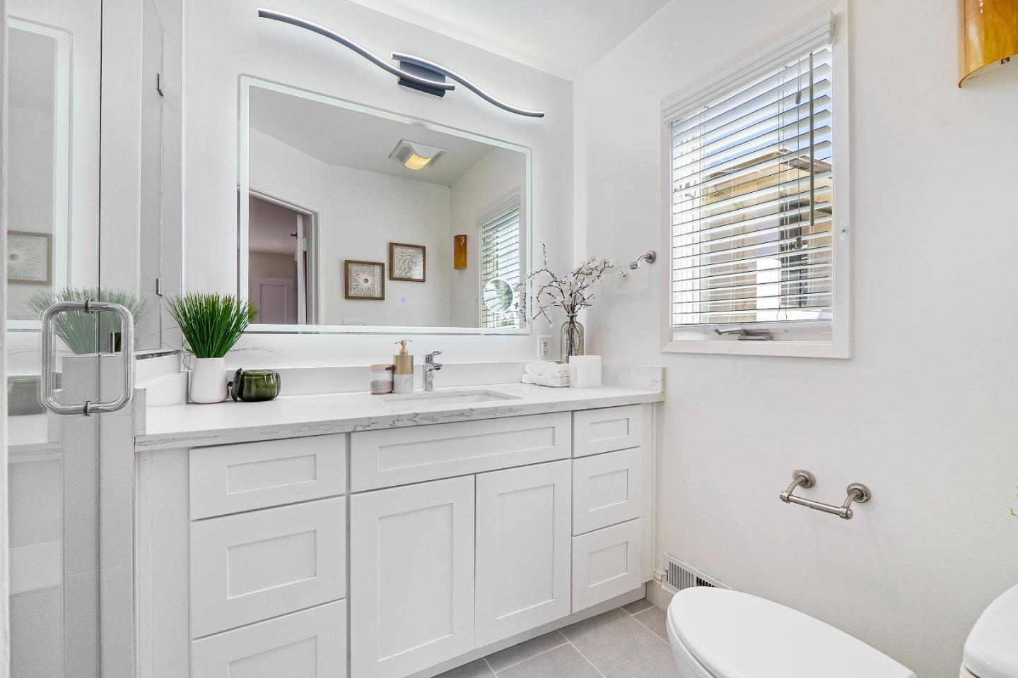 Detail Gallery Image 12 of 52 For 2025 Braemar Rd, Oakland,  CA 94602 - 4 Beds | 3 Baths