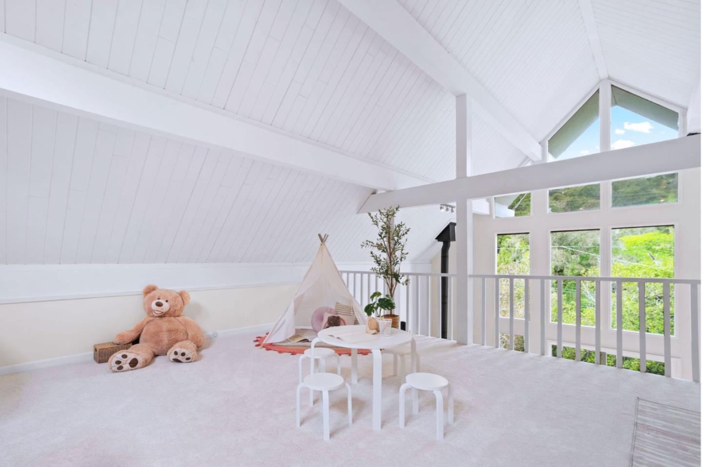 Detail Gallery Image 27 of 37 For 3224 E Laurel Creek Rd, Belmont,  CA 94002 - 3 Beds | 2 Baths