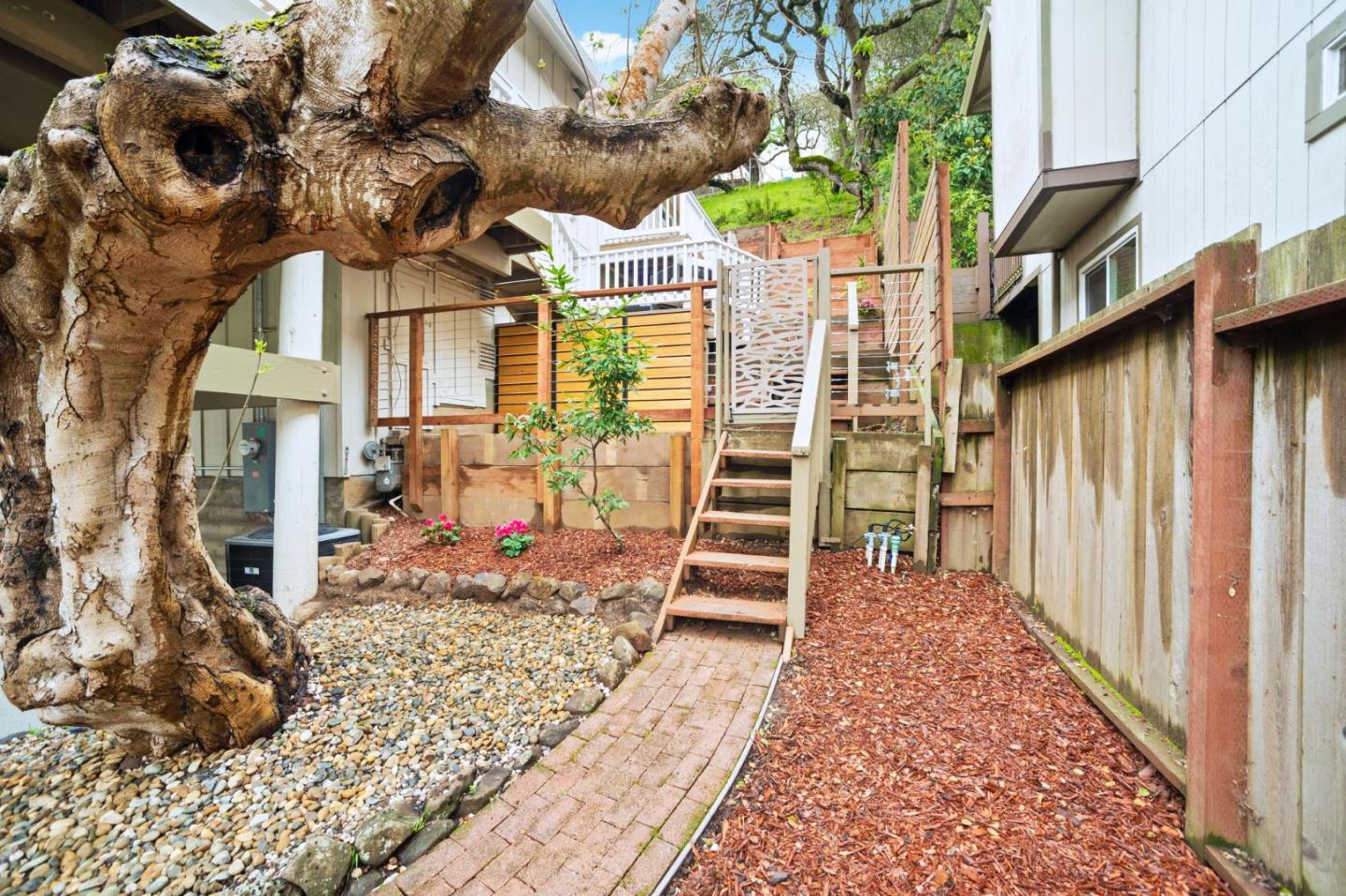 Detail Gallery Image 30 of 37 For 3224 E Laurel Creek Rd, Belmont,  CA 94002 - 3 Beds | 2 Baths