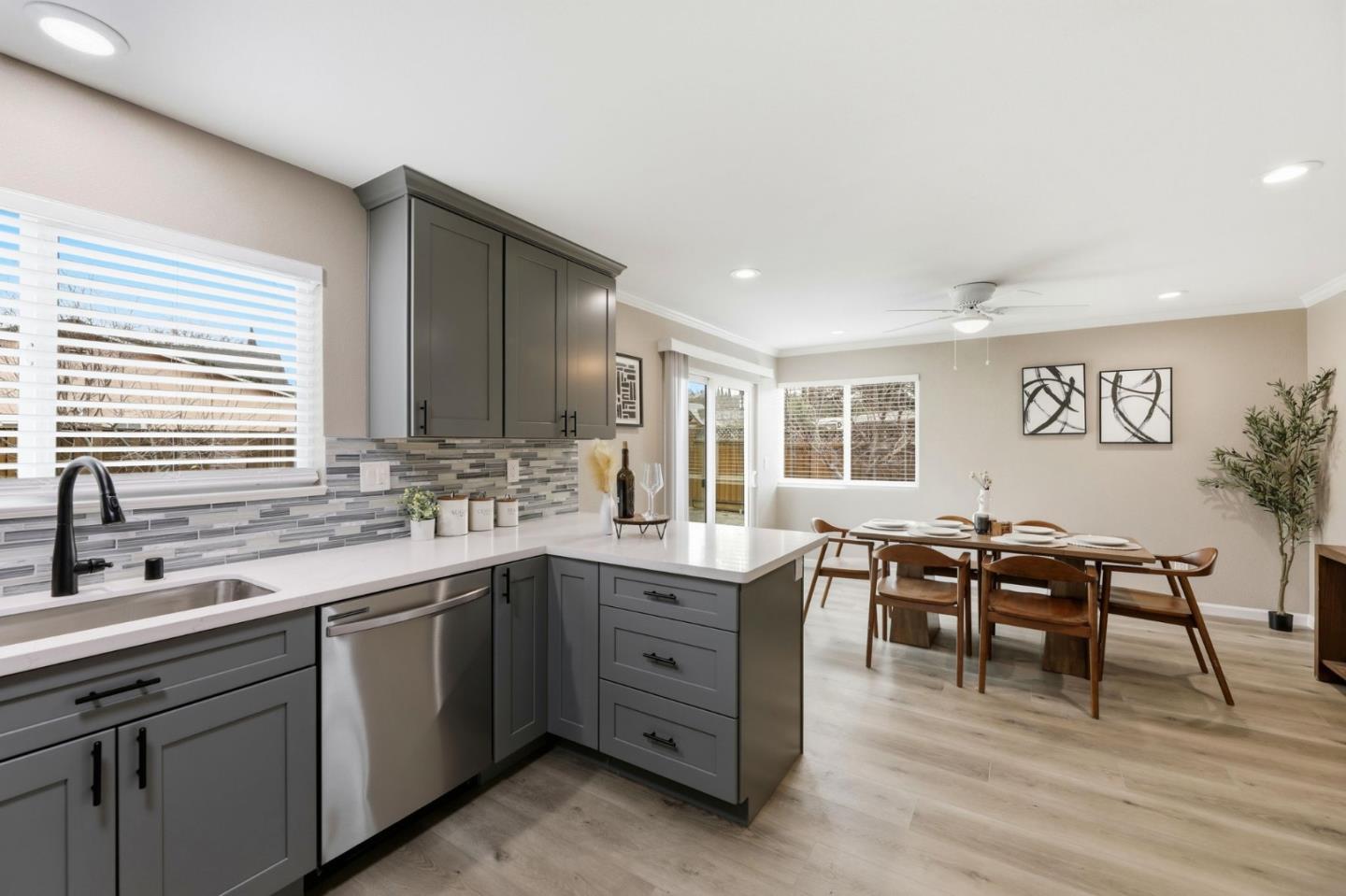 Detail Gallery Image 10 of 26 For 204 Vineyard Dr, San Jose,  CA 95119 - 4 Beds | 2 Baths