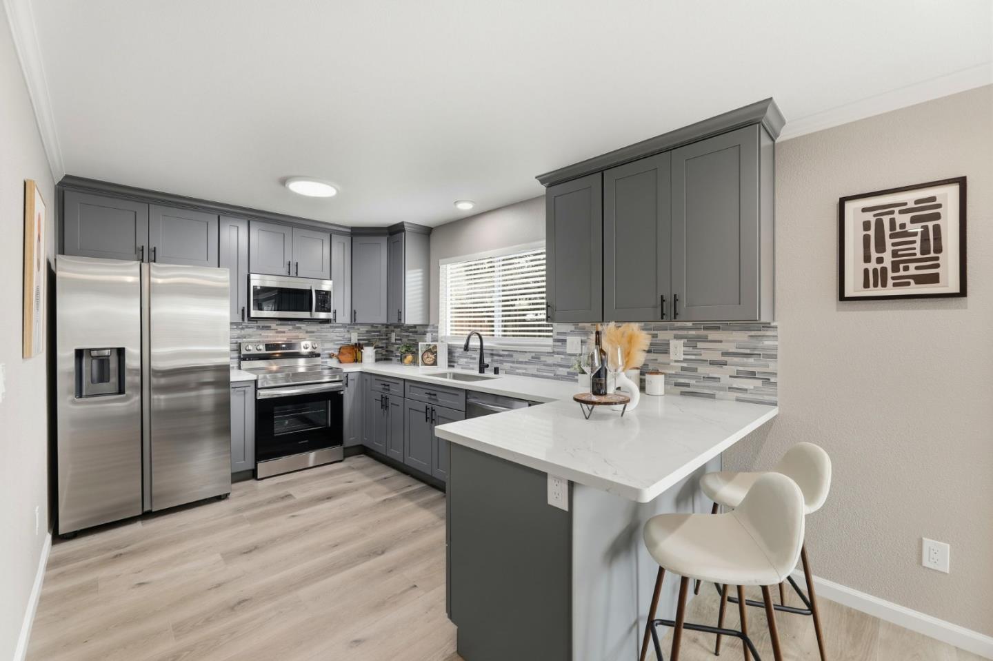 Detail Gallery Image 9 of 26 For 204 Vineyard Dr, San Jose,  CA 95119 - 4 Beds | 2 Baths