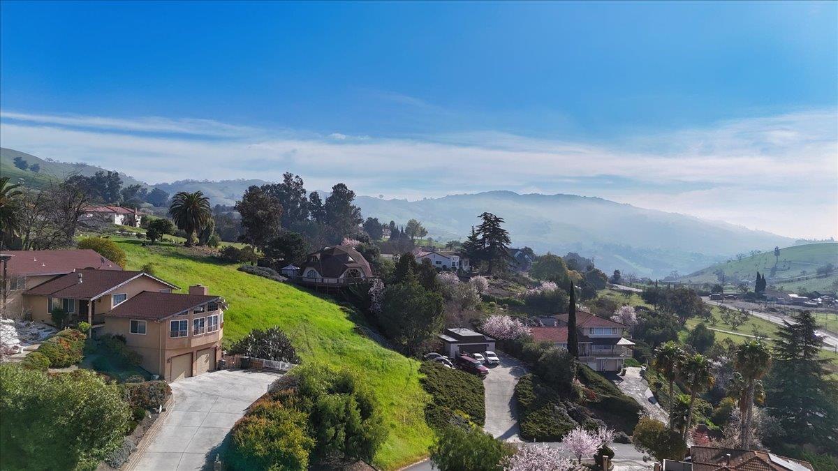 Detail Gallery Image 12 of 17 For 10060 Bon Vista Ct, San Jose,  CA 95127 - – Beds | – Baths