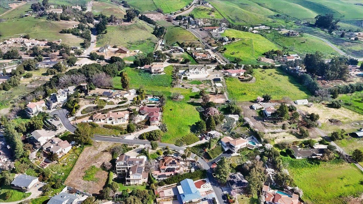 Detail Gallery Image 3 of 17 For 10060 Bon Vista Ct, San Jose,  CA 95127 - – Beds | – Baths