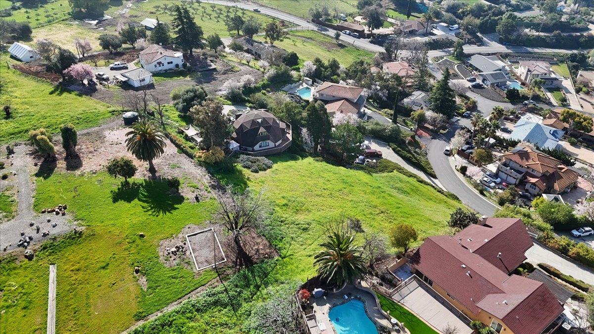 Detail Gallery Image 8 of 17 For 10060 Bon Vista Ct, San Jose,  CA 95127 - – Beds | – Baths