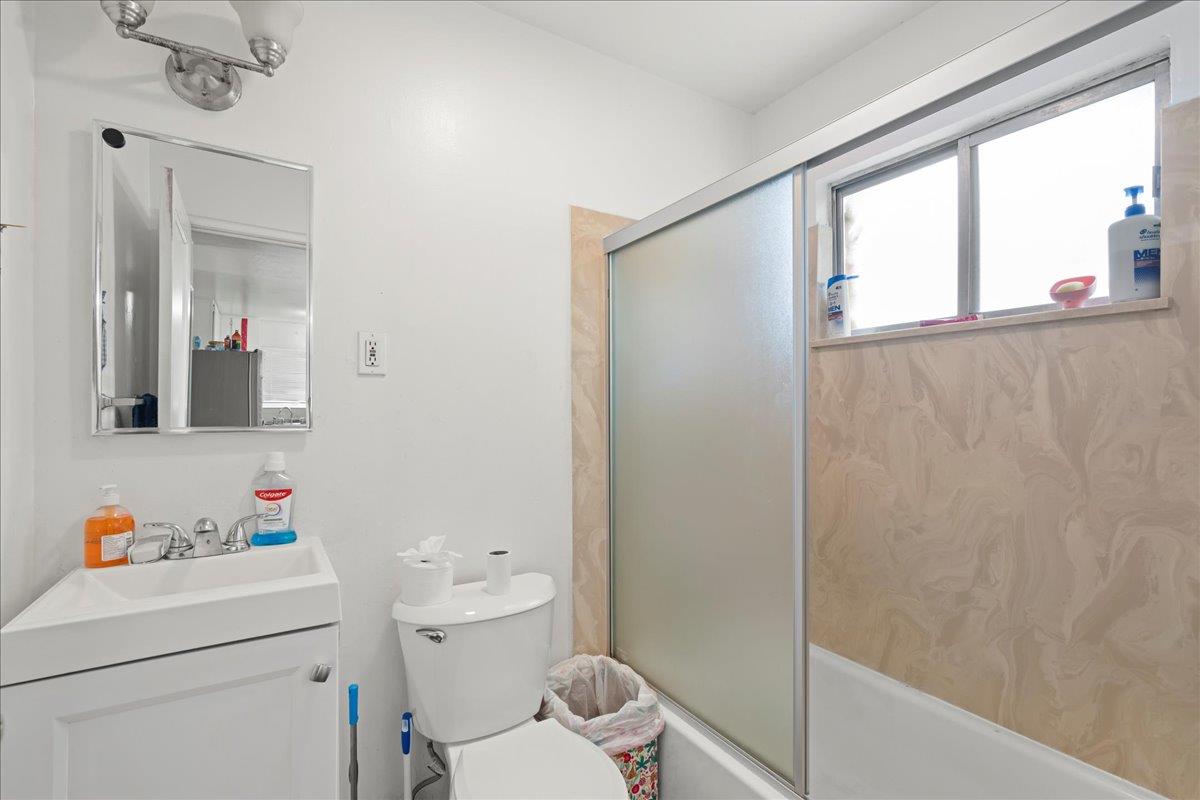 Detail Gallery Image 11 of 17 For 545 Hampshire Ave, Redwood City,  CA 94063 - – Beds | – Baths