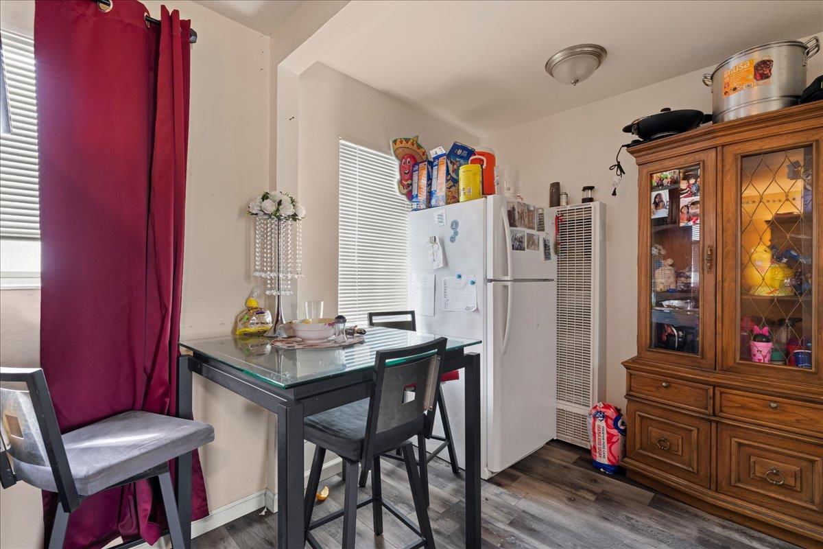 Detail Gallery Image 12 of 17 For 545 Hampshire Ave, Redwood City,  CA 94063 - – Beds | – Baths