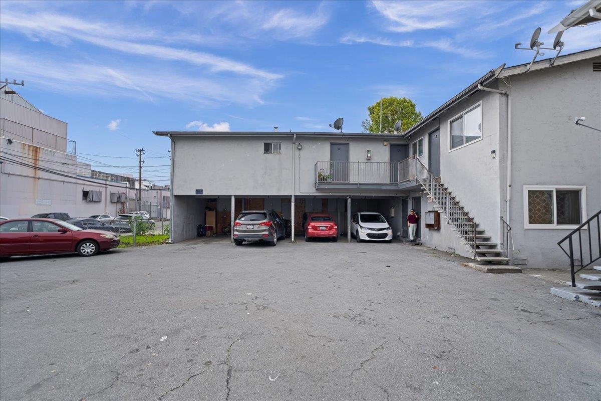 Detail Gallery Image 3 of 17 For 545 Hampshire Ave, Redwood City,  CA 94063 - – Beds | – Baths