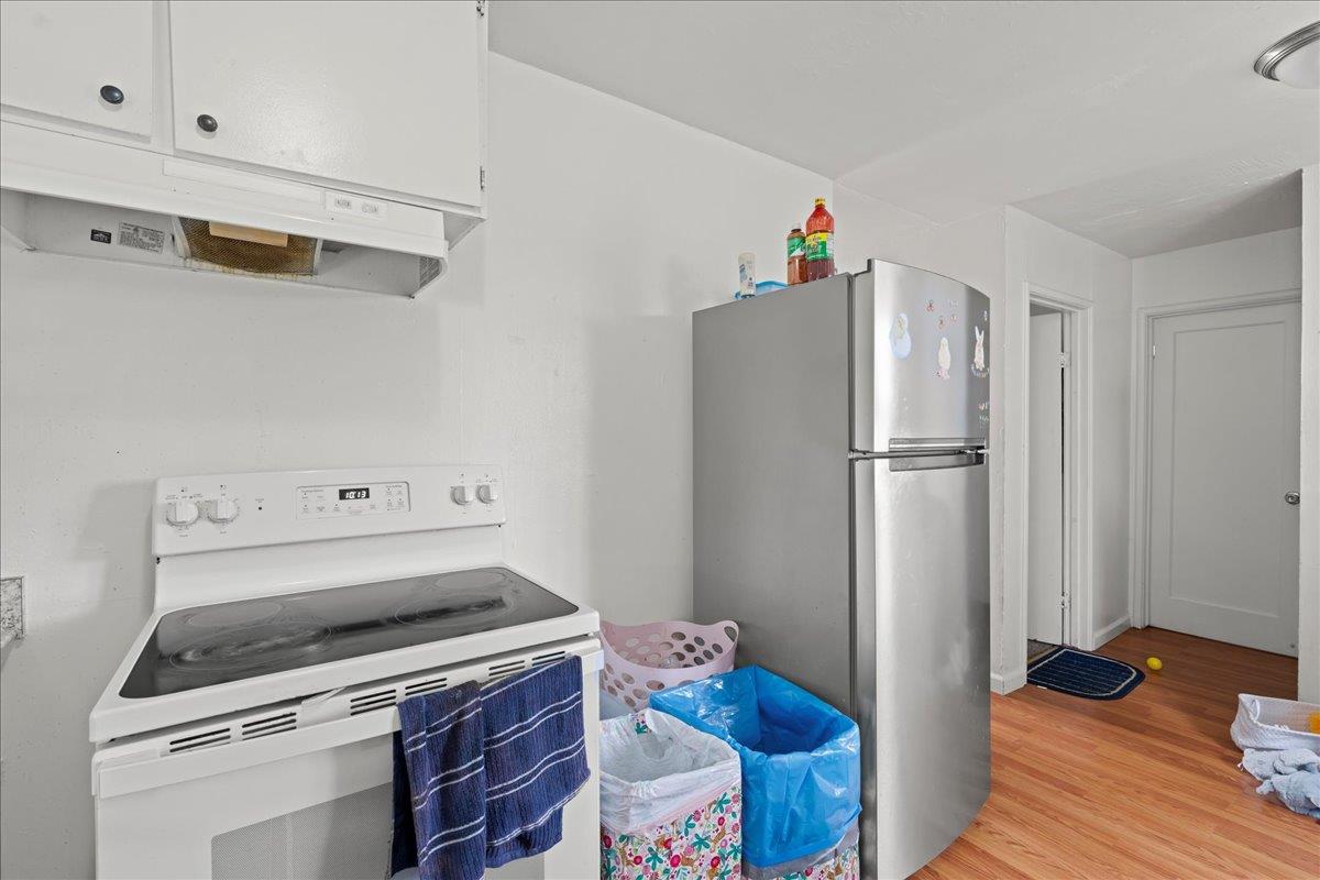 Detail Gallery Image 8 of 17 For 545 Hampshire Ave, Redwood City,  CA 94063 - – Beds | – Baths