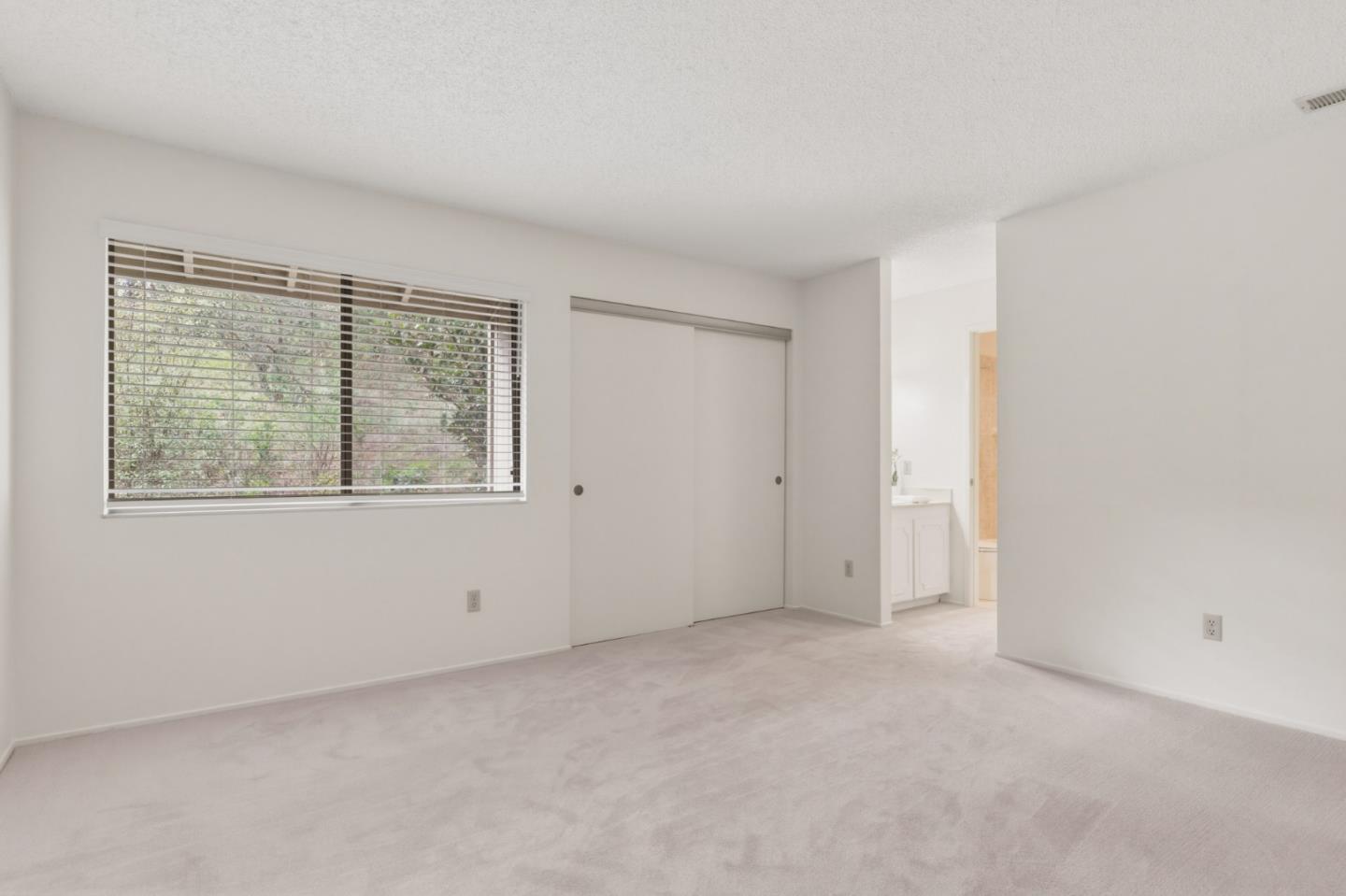 Detail Gallery Image 20 of 26 For 70 Forest Ridge Rd #30,  Monterey,  CA 93940 - 2 Beds | 2/1 Baths