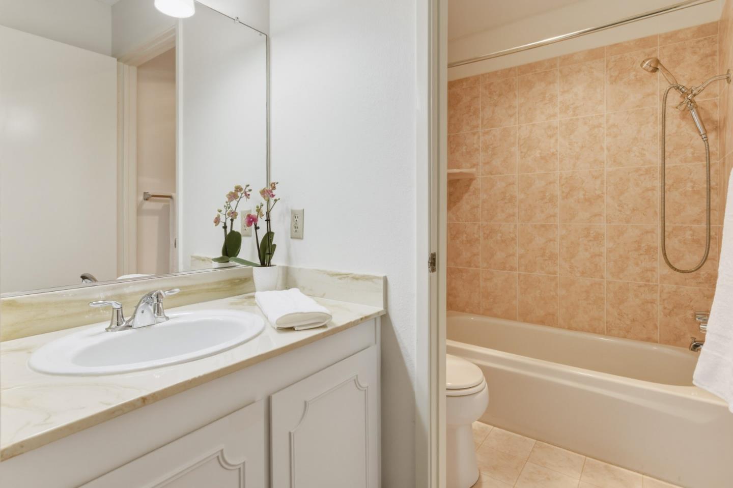 Detail Gallery Image 21 of 26 For 70 Forest Ridge Rd #30,  Monterey,  CA 93940 - 2 Beds | 2/1 Baths