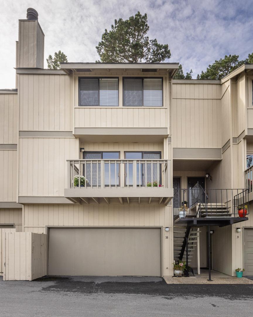Detail Gallery Image 24 of 26 For 70 Forest Ridge Rd #30,  Monterey,  CA 93940 - 2 Beds | 2/1 Baths