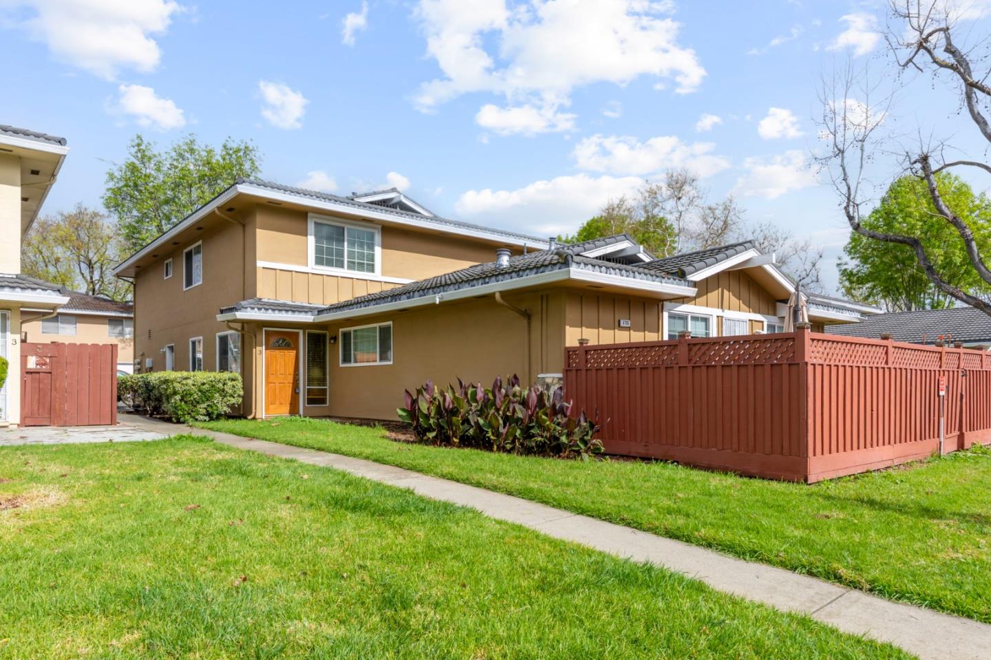 Detail Gallery Image 3 of 26 For 5715 Calmor Ave #3,  San Jose,  CA 95123 - 2 Beds | 1 Baths