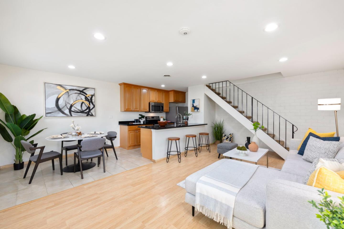 Detail Gallery Image 4 of 26 For 5715 Calmor Ave #3,  San Jose,  CA 95123 - 2 Beds | 1 Baths