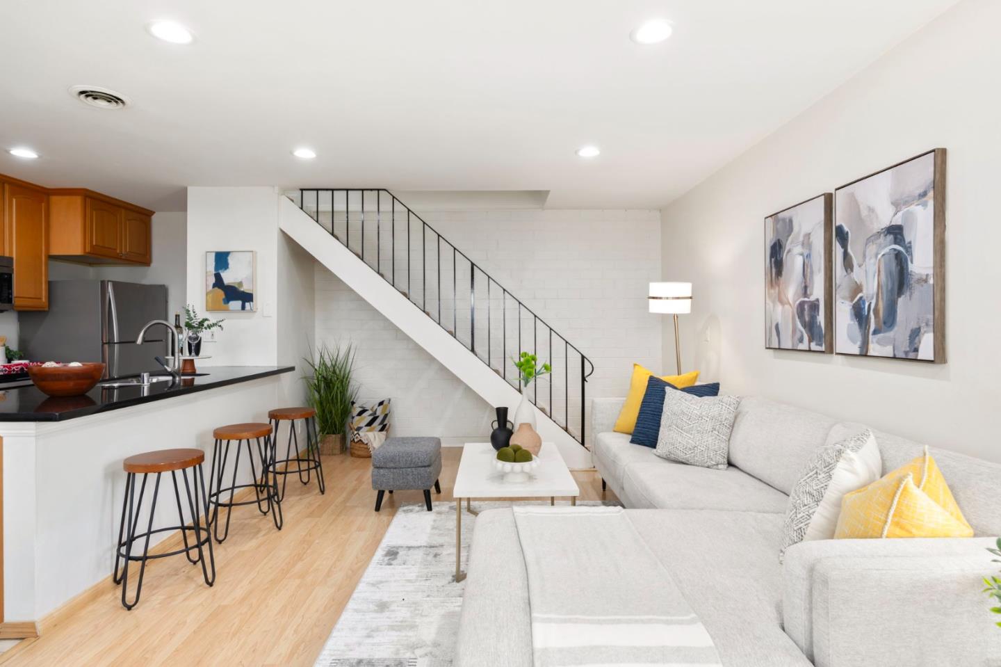 Detail Gallery Image 5 of 26 For 5715 Calmor Ave #3,  San Jose,  CA 95123 - 2 Beds | 1 Baths