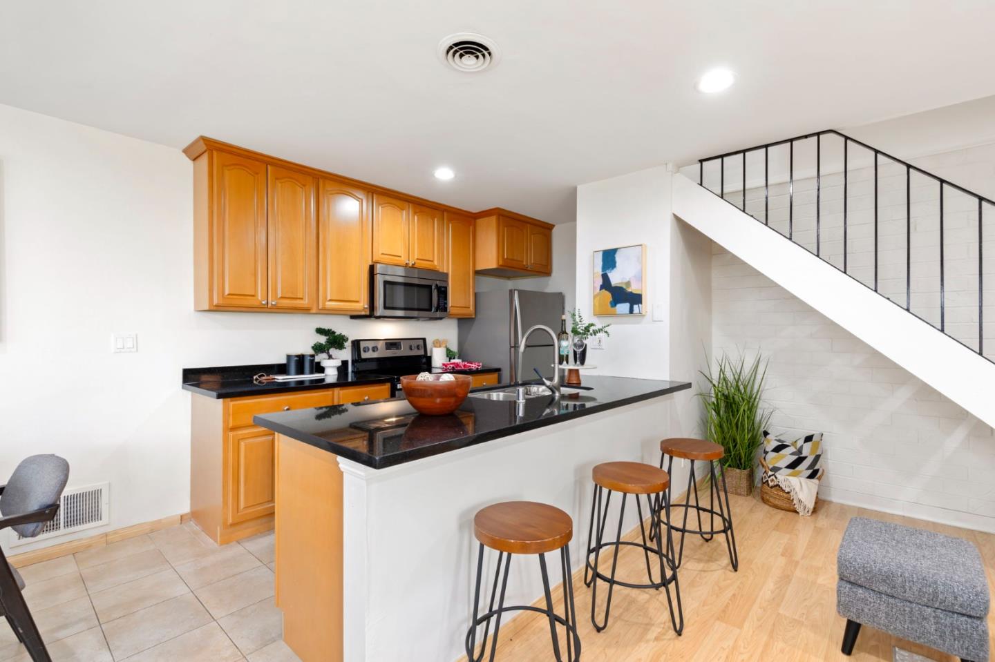 Detail Gallery Image 8 of 26 For 5715 Calmor Ave #3,  San Jose,  CA 95123 - 2 Beds | 1 Baths