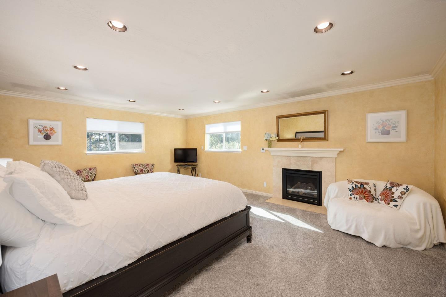 Detail Gallery Image 19 of 30 For 1790 Sunshine Valley Rd, Moss Beach,  CA 94038 - 4 Beds | 2/1 Baths