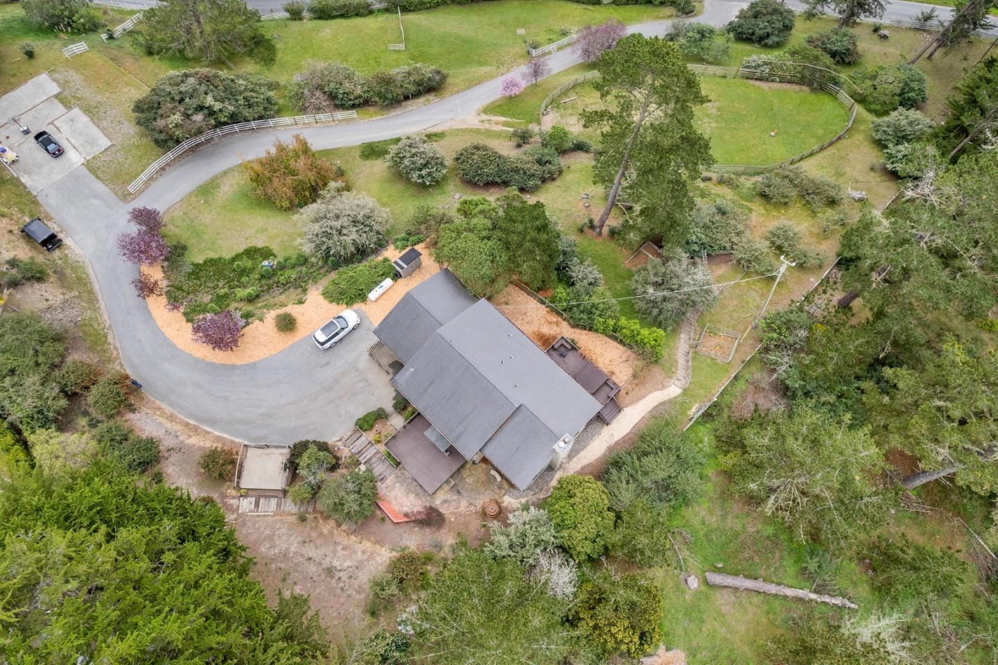 Detail Gallery Image 26 of 30 For 1790 Sunshine Valley Rd, Moss Beach,  CA 94038 - 4 Beds | 2/1 Baths