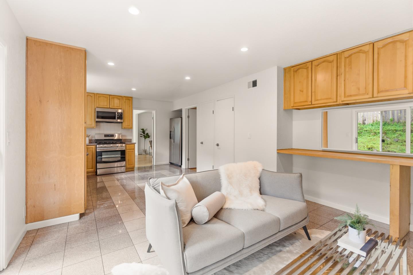 Detail Gallery Image 17 of 42 For 2225 Delvin Way, South San Francisco,  CA 94080 - 5 Beds | 3 Baths