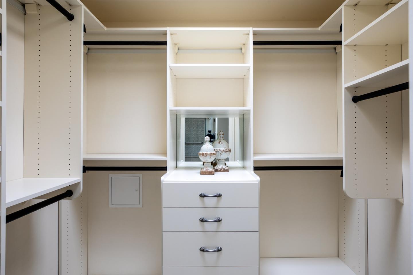 Detail Gallery Image 21 of 29 For 1691 Stone Pine Ln, Menlo Park,  CA 94025 - 3 Beds | 2/1 Baths