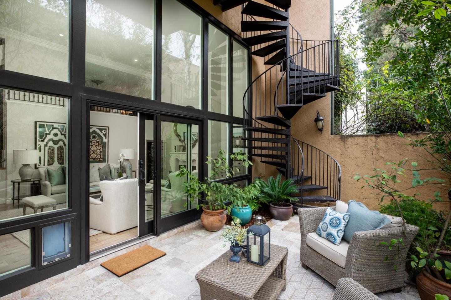 Detail Gallery Image 24 of 29 For 1691 Stone Pine Ln, Menlo Park,  CA 94025 - 3 Beds | 2/1 Baths