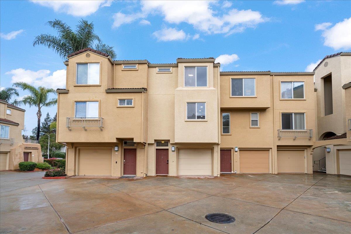 Detail Gallery Image 2 of 16 For 1690 Civic Center Dr #102,  Santa Clara,  CA 95050 - 2 Beds | 2/1 Baths