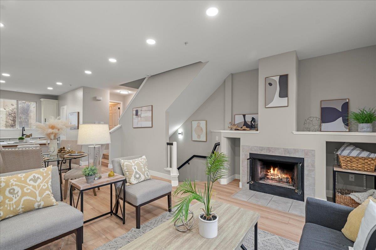 Detail Gallery Image 5 of 16 For 1690 Civic Center Dr #102,  Santa Clara,  CA 95050 - 2 Beds | 2/1 Baths