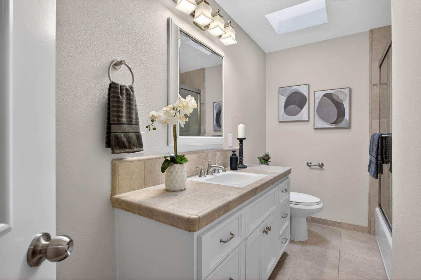 Detail Gallery Image 24 of 48 For 935 El Rio Dr, San Jose,  CA 95125 - 4 Beds | 2 Baths