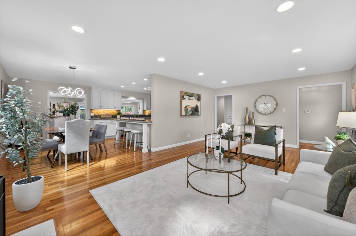 Detail Gallery Image 5 of 48 For 935 El Rio Dr, San Jose,  CA 95125 - 4 Beds | 2 Baths