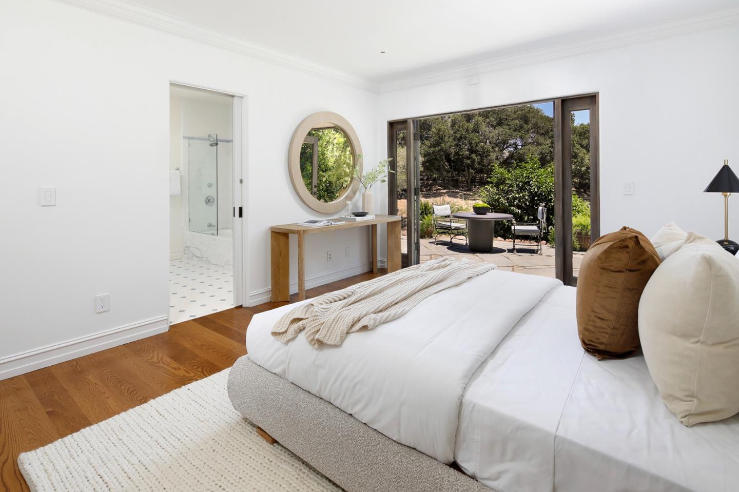 Detail Gallery Image 13 of 22 For 307 Olive Hill Ln, Woodside,  CA 94062 - 6 Beds | 5 Baths