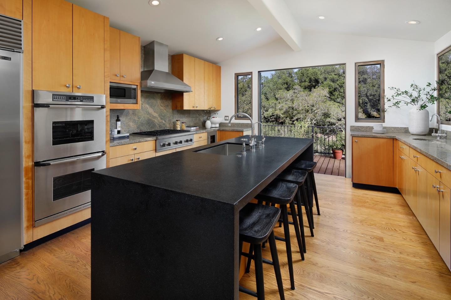 Detail Gallery Image 6 of 22 For 307 Olive Hill Ln, Woodside,  CA 94062 - 6 Beds | 5 Baths