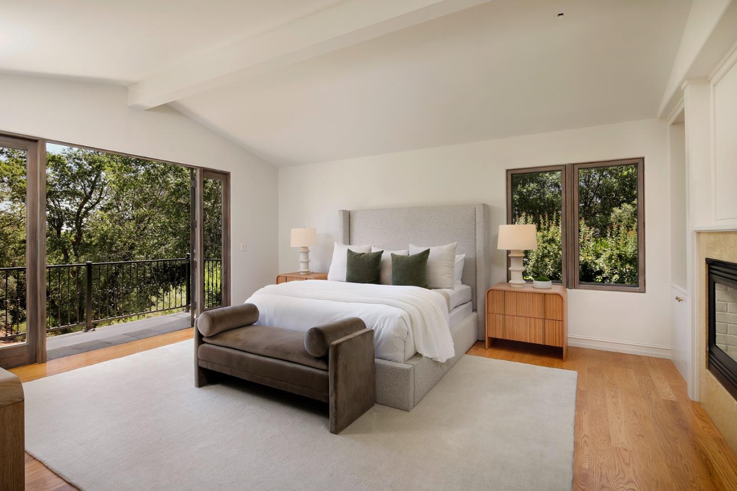 Detail Gallery Image 8 of 22 For 307 Olive Hill Ln, Woodside,  CA 94062 - 6 Beds | 5 Baths