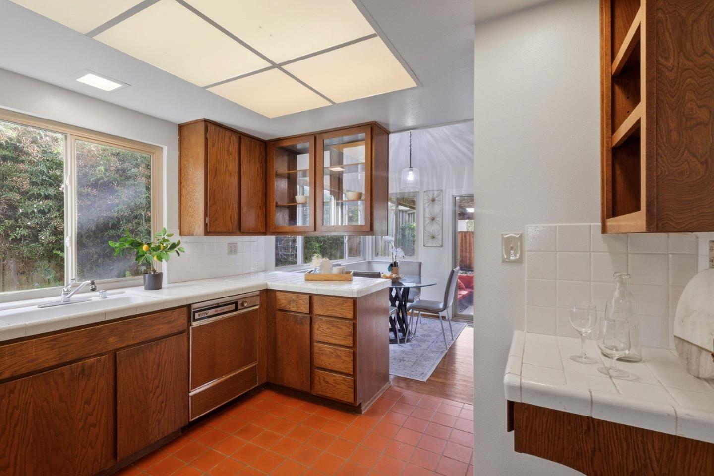 Detail Gallery Image 16 of 54 For 2026 Fairmont Dr, San Mateo,  CA 94402 - 3 Beds | 2/1 Baths