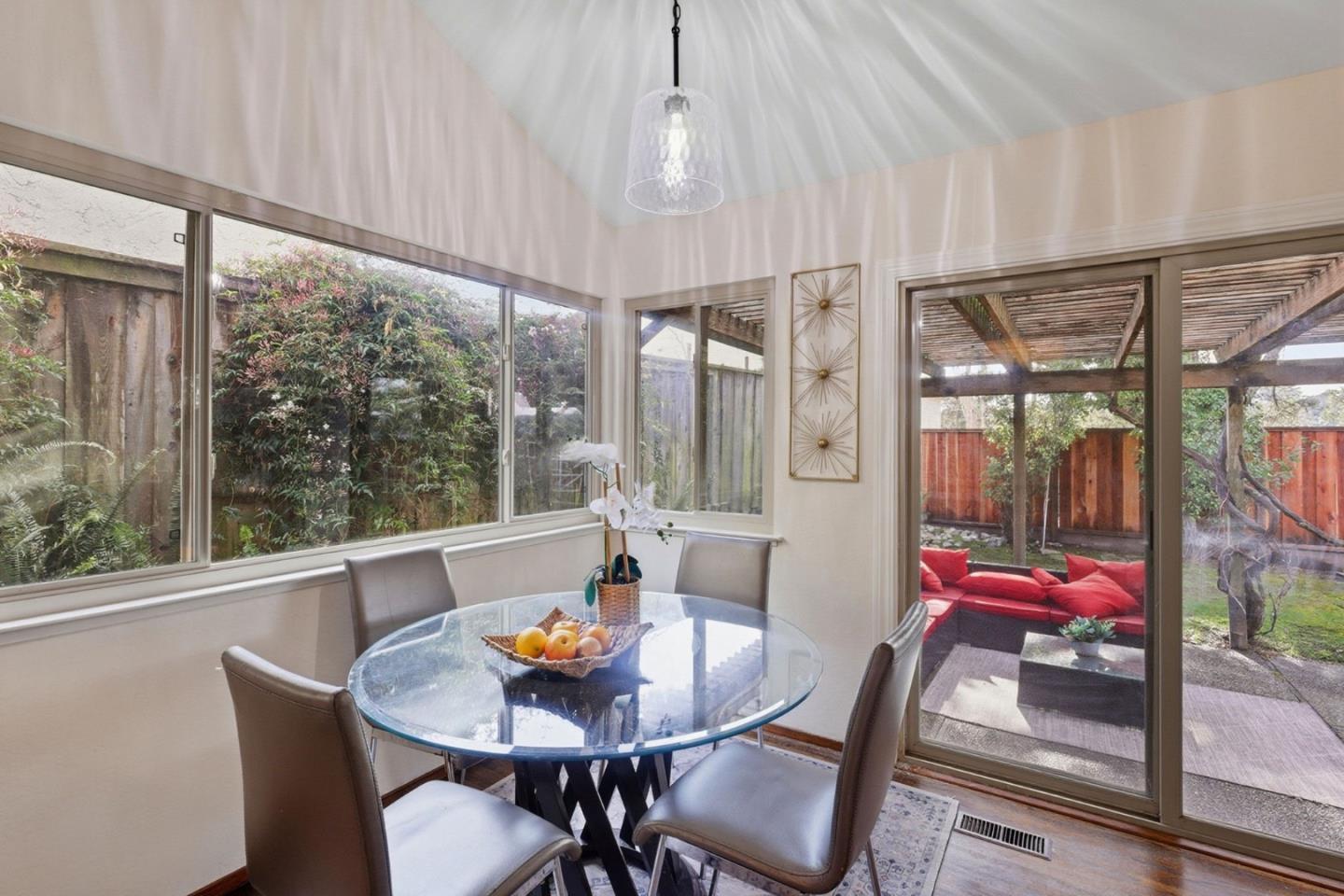 Detail Gallery Image 17 of 54 For 2026 Fairmont Dr, San Mateo,  CA 94402 - 3 Beds | 2/1 Baths