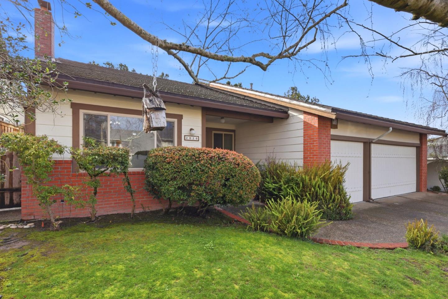 Detail Gallery Image 3 of 54 For 2026 Fairmont Dr, San Mateo,  CA 94402 - 3 Beds | 2/1 Baths