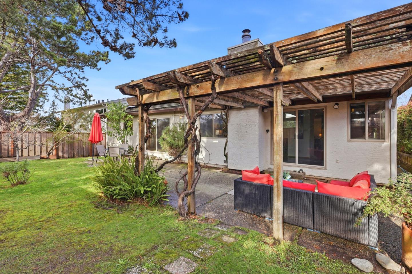 Detail Gallery Image 43 of 54 For 2026 Fairmont Dr, San Mateo,  CA 94402 - 3 Beds | 2/1 Baths