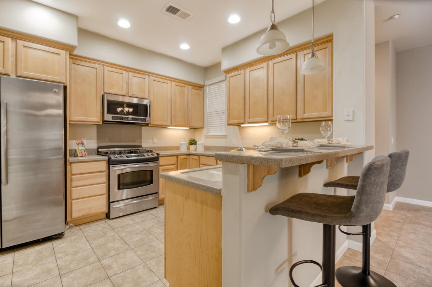 Detail Gallery Image 12 of 27 For 173 S Veracruz Pl, Mountain House,  CA 95391 - 3 Beds | 2/1 Baths