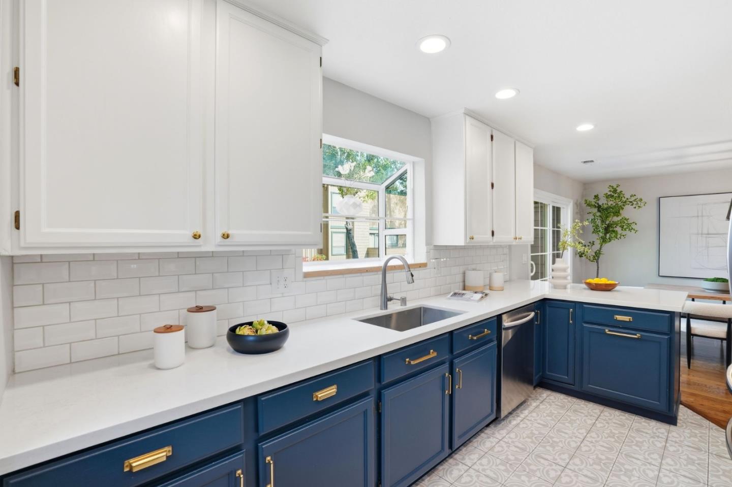 Detail Gallery Image 10 of 66 For 402 Union Ave a,  Campbell,  CA 95008 - 3 Beds | 2/1 Baths