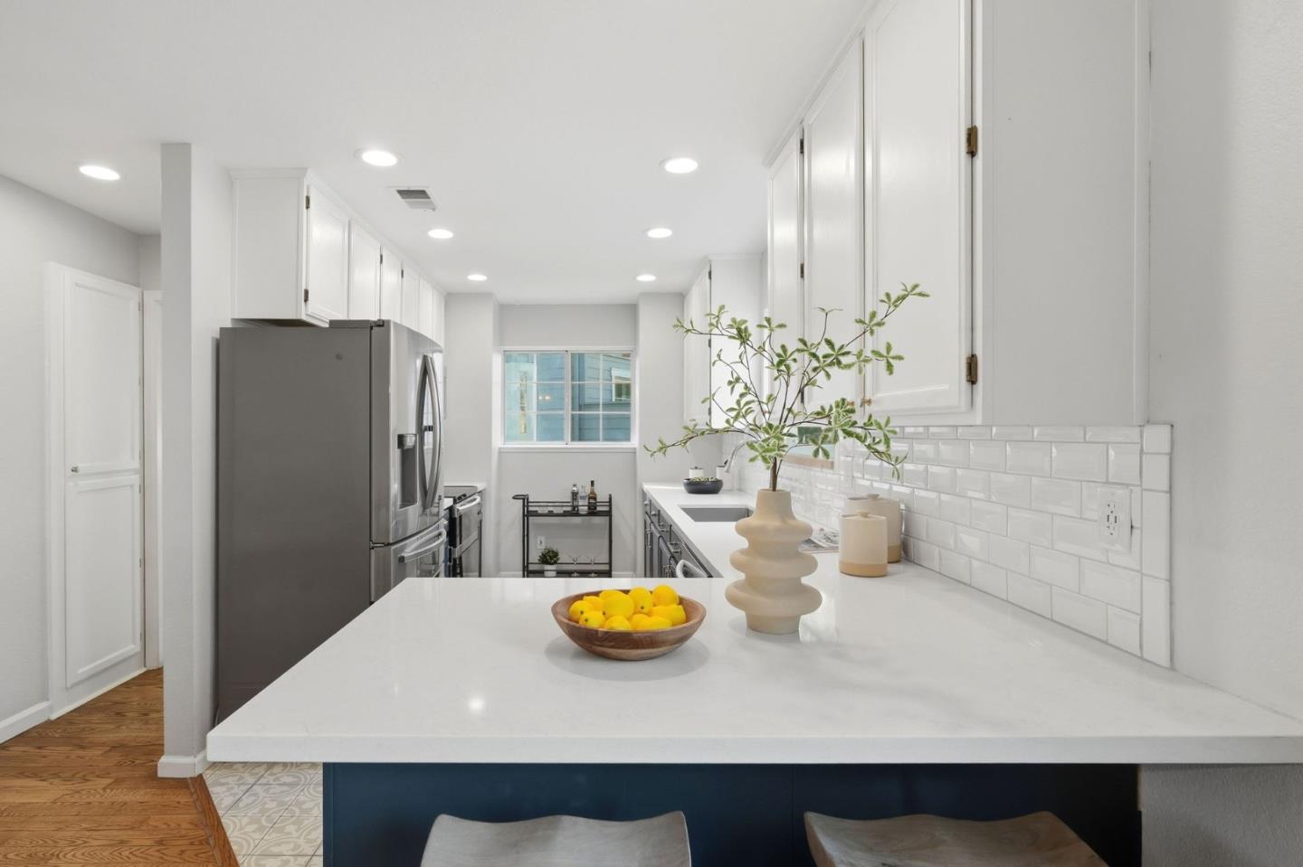 Detail Gallery Image 14 of 66 For 402 Union Ave a,  Campbell,  CA 95008 - 3 Beds | 2/1 Baths