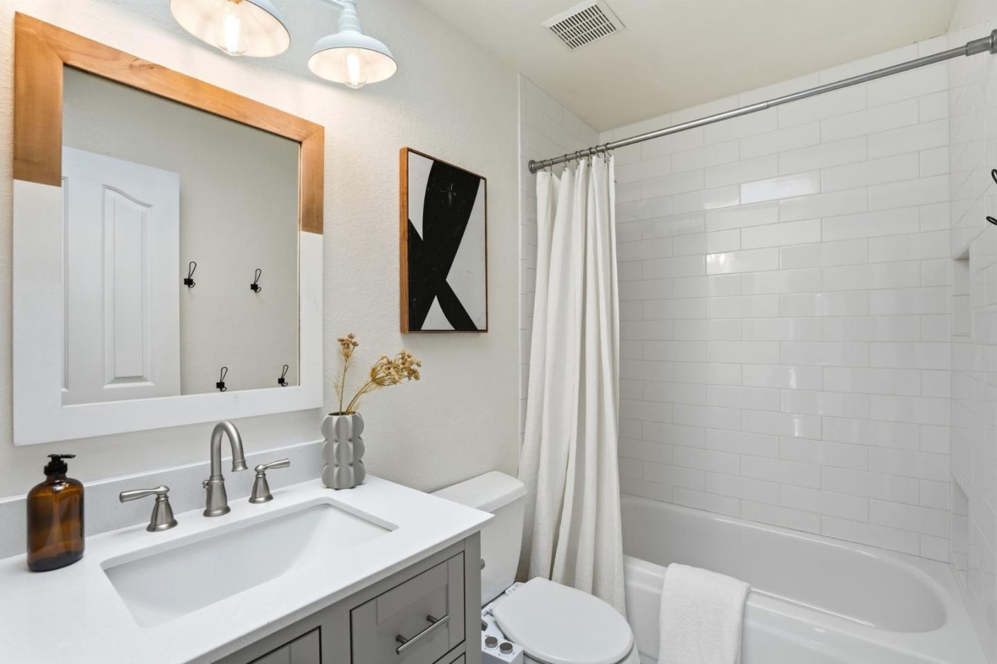 Detail Gallery Image 26 of 66 For 402 Union Ave a,  Campbell,  CA 95008 - 3 Beds | 2/1 Baths