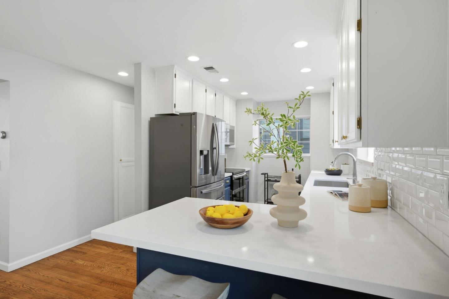 Detail Gallery Image 8 of 66 For 402 Union Ave a,  Campbell,  CA 95008 - 3 Beds | 2/1 Baths