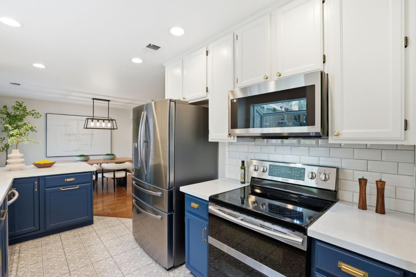 Detail Gallery Image 9 of 66 For 402 Union Ave a,  Campbell,  CA 95008 - 3 Beds | 2/1 Baths