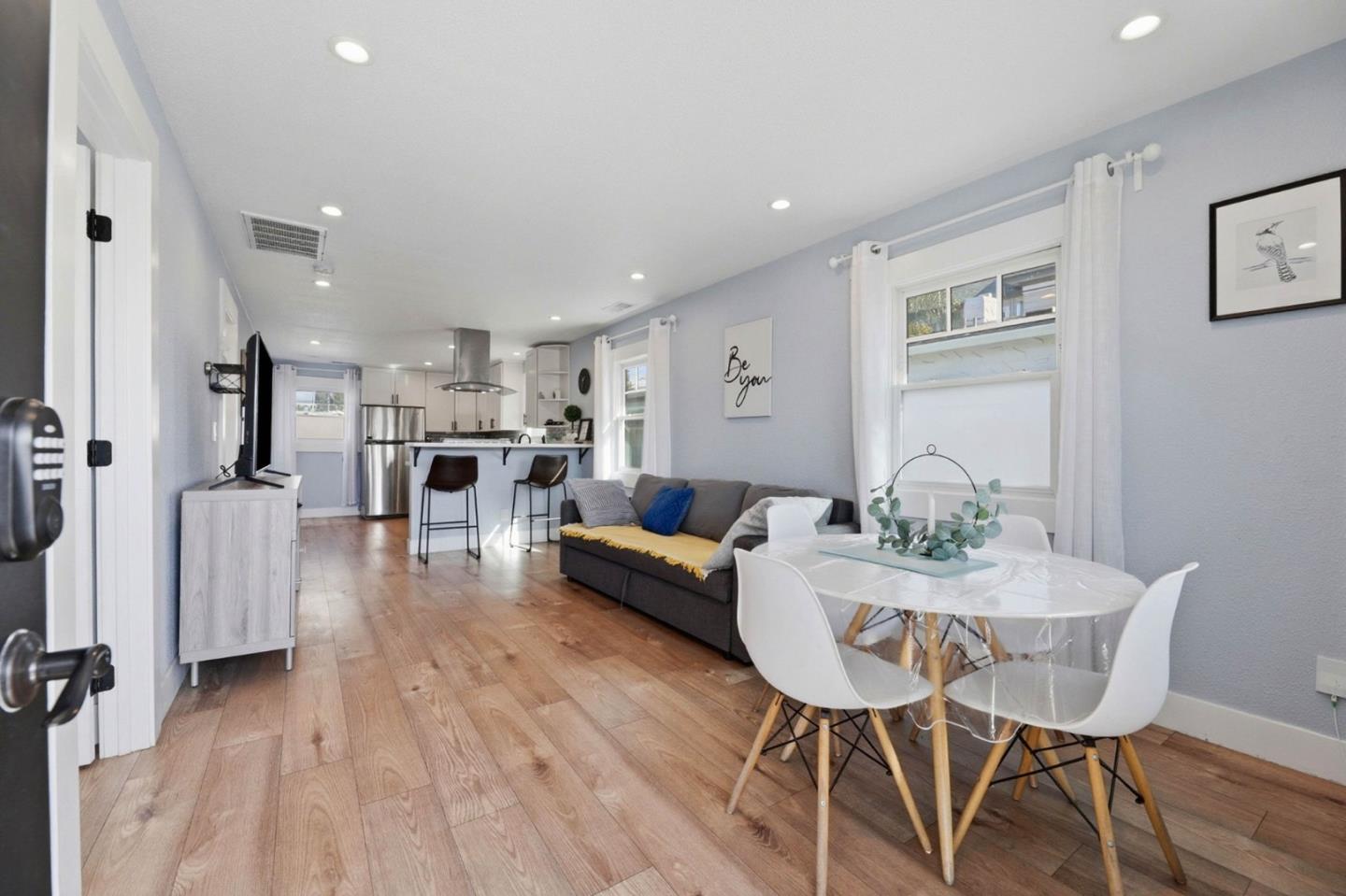 Detail Gallery Image 3 of 20 For 914 Harliss Ave, San Jose,  CA 95110 - 2 Beds | 2 Baths