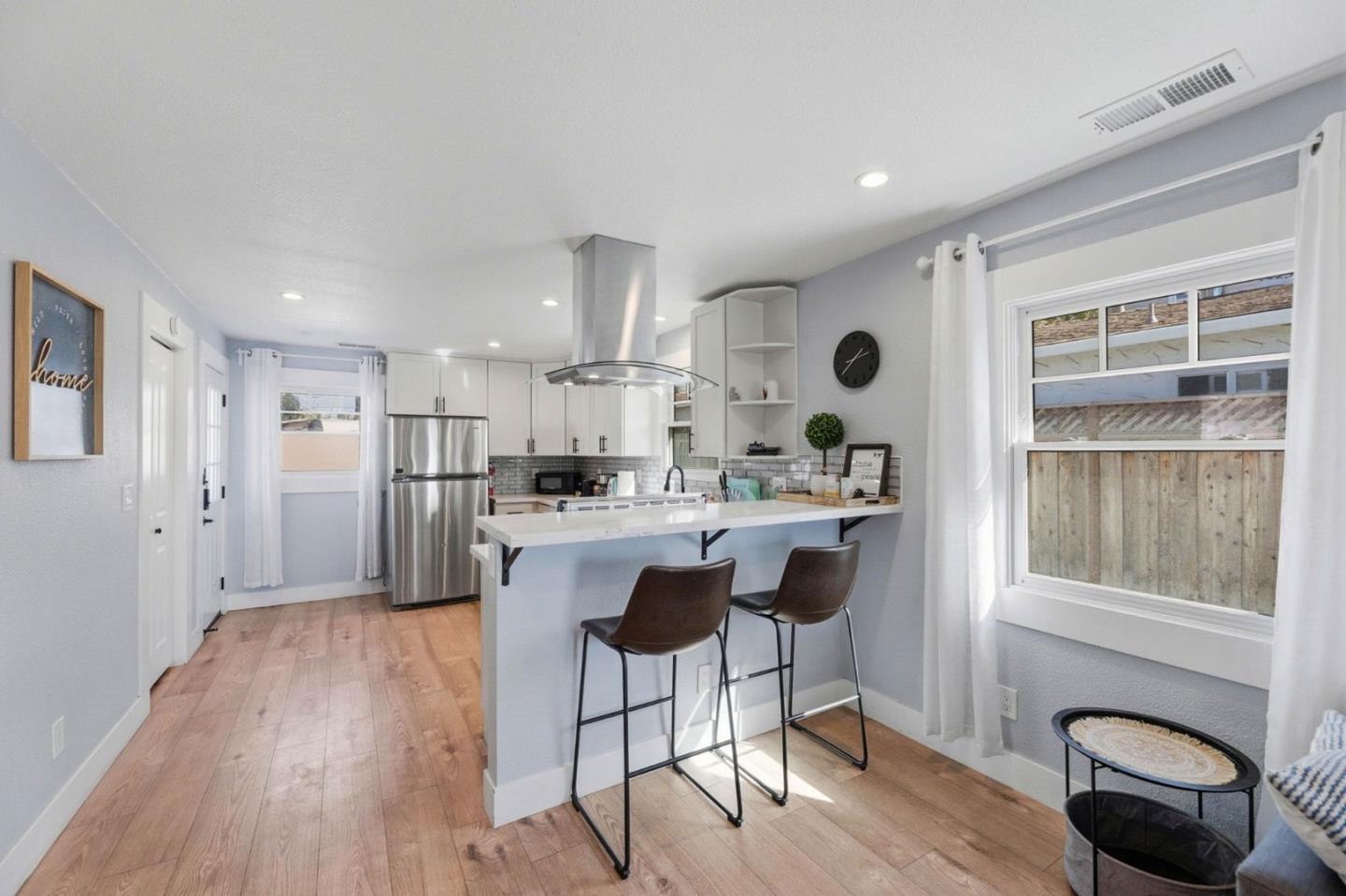 Detail Gallery Image 8 of 20 For 914 Harliss Ave, San Jose,  CA 95110 - 2 Beds | 2 Baths