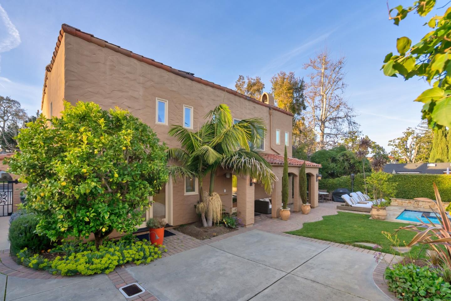 Detail Gallery Image 101 of 122 For 921 Arlington Rd, Redwood City,  CA 94062 - 5 Beds | 3 Baths