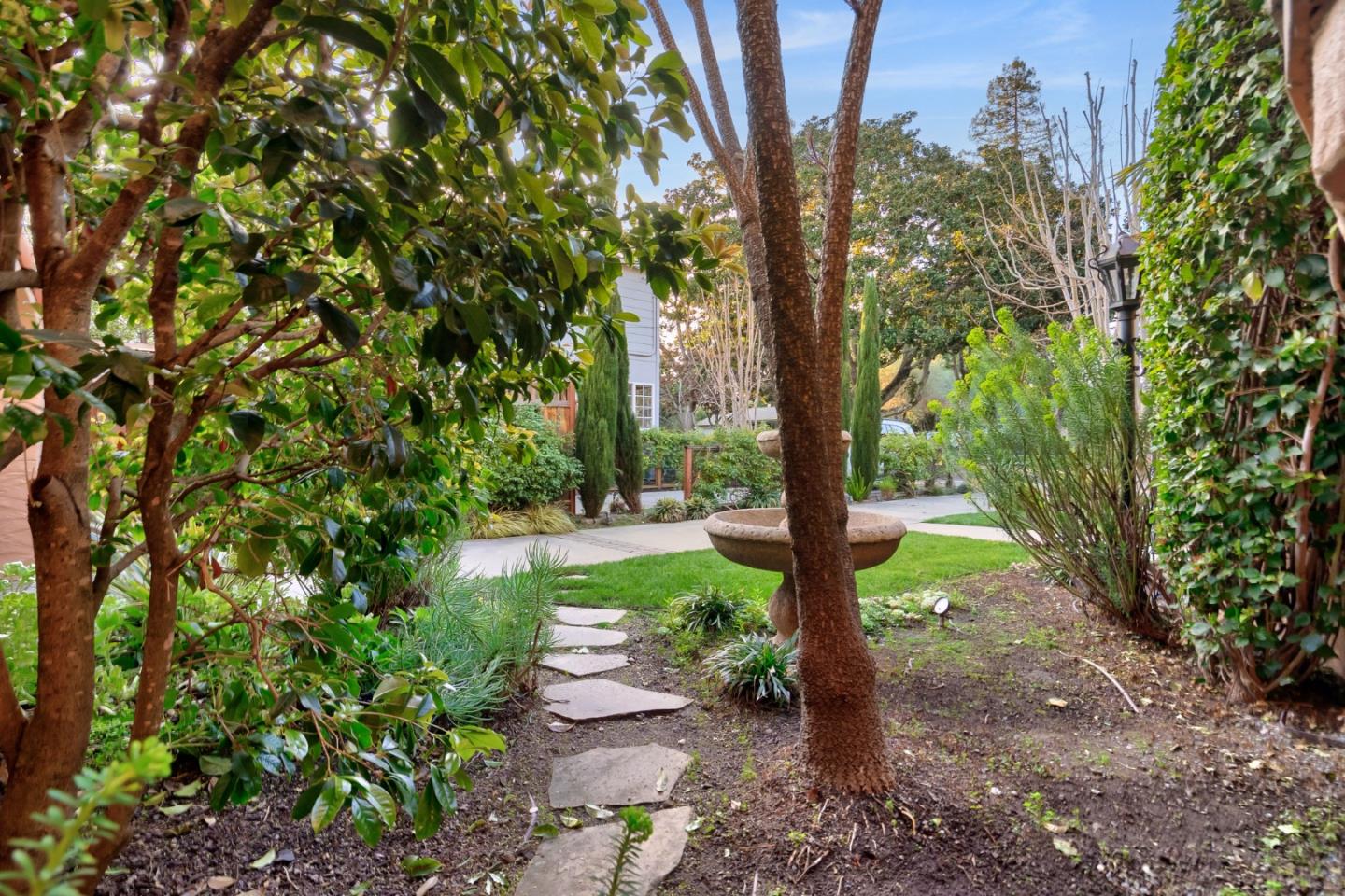 Detail Gallery Image 107 of 122 For 921 Arlington Rd, Redwood City,  CA 94062 - 5 Beds | 3 Baths