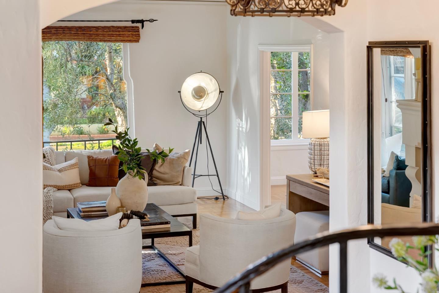 Detail Gallery Image 16 of 122 For 921 Arlington Rd, Redwood City,  CA 94062 - 5 Beds | 3 Baths