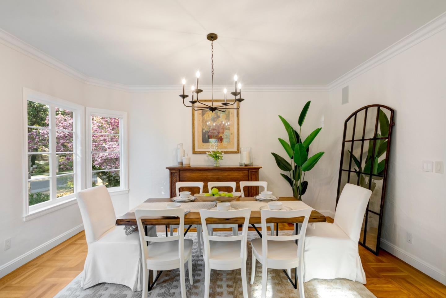 Detail Gallery Image 21 of 122 For 921 Arlington Rd, Redwood City,  CA 94062 - 5 Beds | 3 Baths