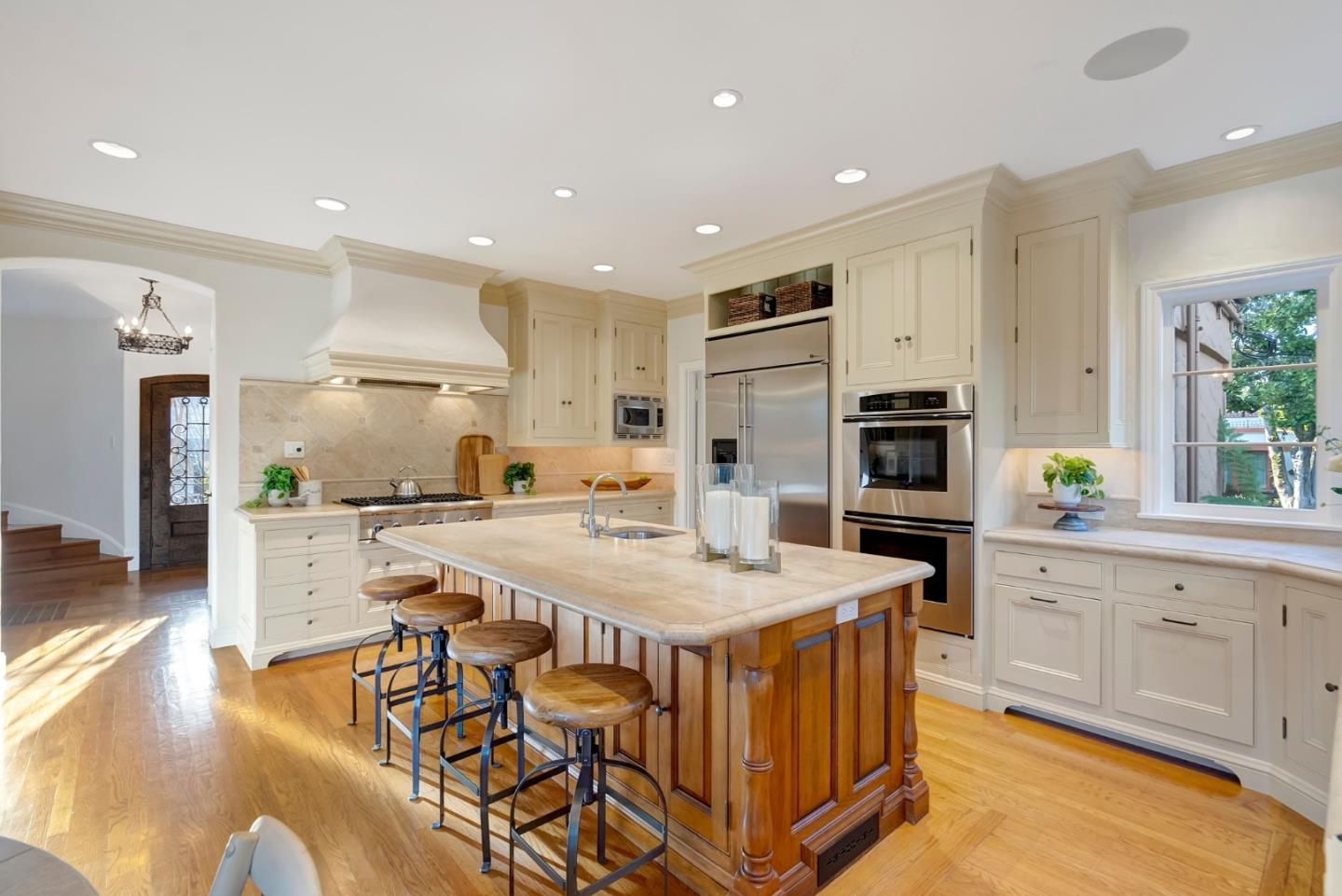 Detail Gallery Image 28 of 122 For 921 Arlington Rd, Redwood City,  CA 94062 - 5 Beds | 3 Baths