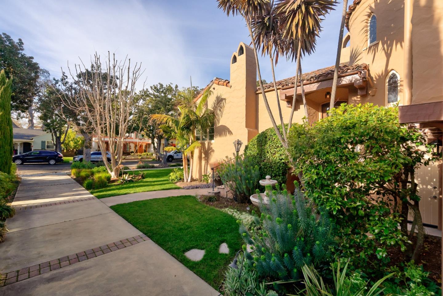 Detail Gallery Image 3 of 122 For 921 Arlington Rd, Redwood City,  CA 94062 - 5 Beds | 3 Baths